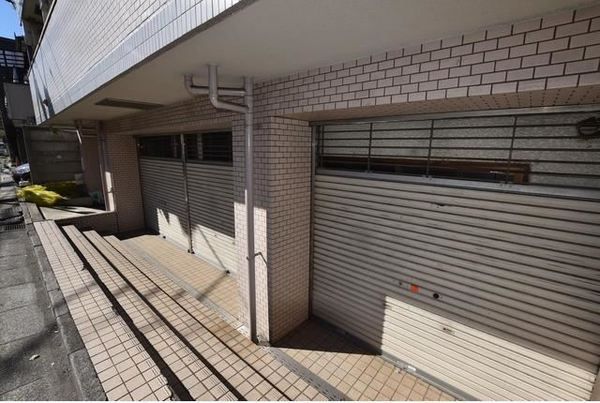 �y�G���g�����X�z�@