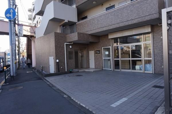 �y�G���g�����X�z�@