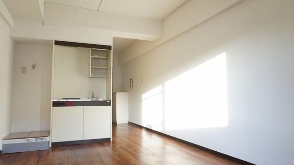 �y�����E���r���O�z�@