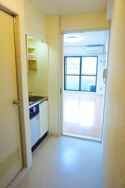 �y�Z�L�����e�B�z�@