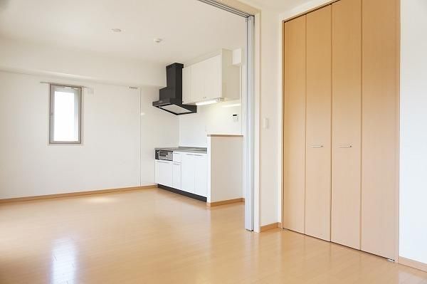 �y�����E���r���O�z�@