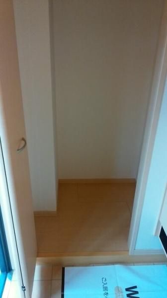 �y�Z�L�����e�B�z�@