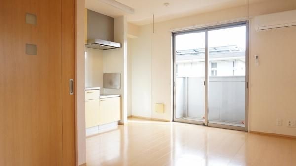 �y�����E���r���O�z�@