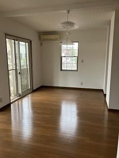 �y�����E���r���O�z�@