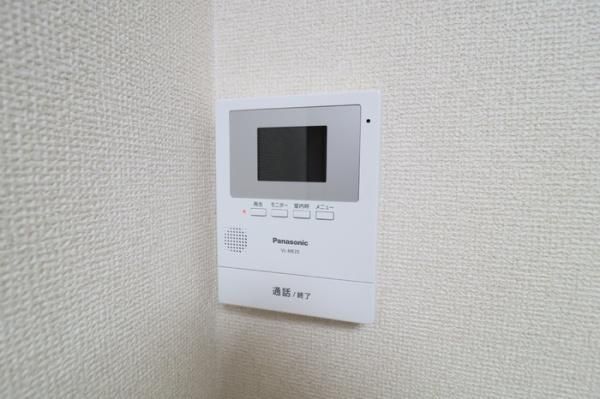 �y�Z�L�����e�B�z�@