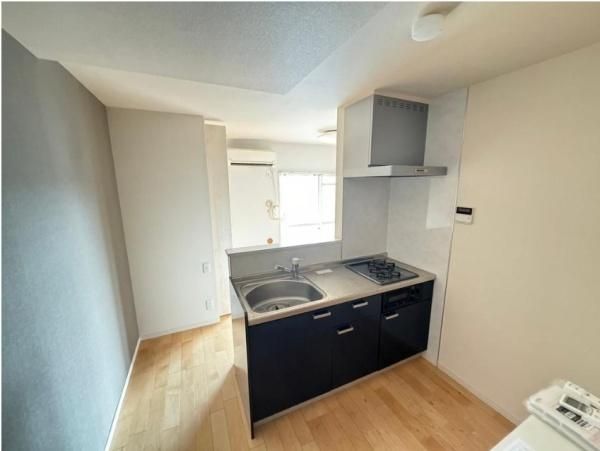 �y�����E���r���O�z�@