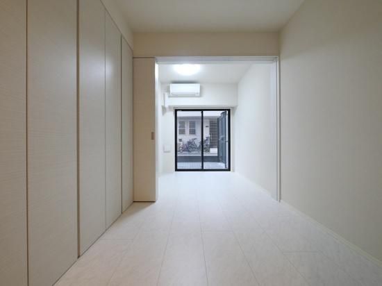 �y�����E���r���O�z�@