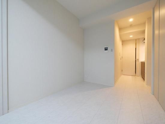 �y�����E���r���O�z�@