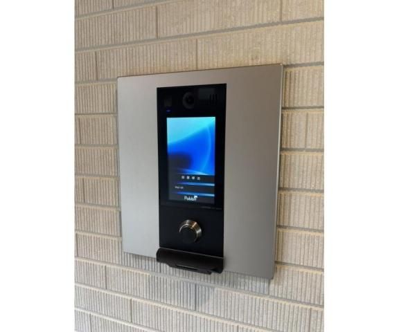 �y�Z�L�����e�B�z�@