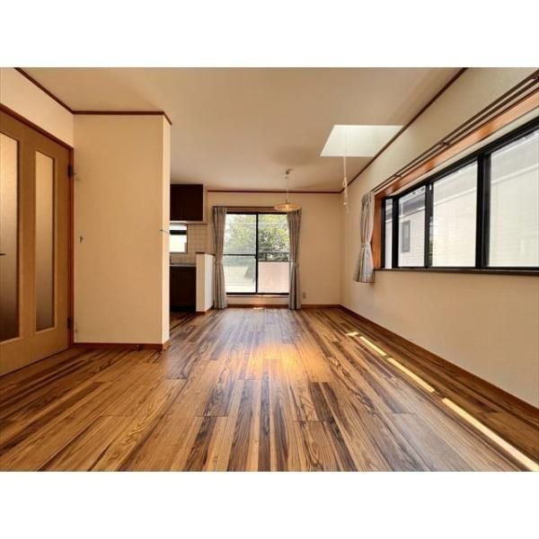 �y�����E���r���O�z�@