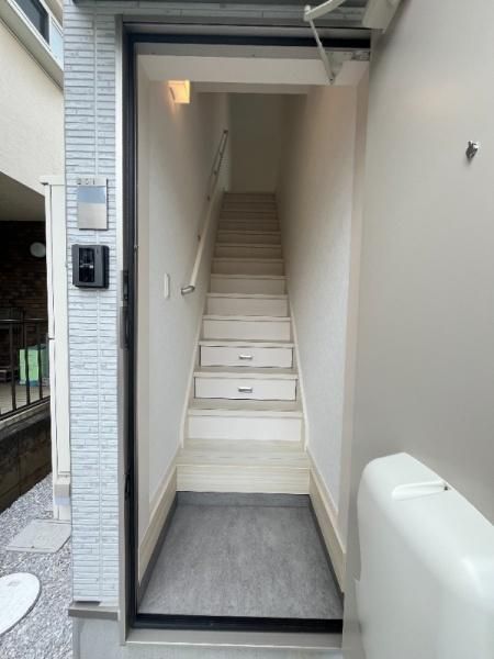 �y�Z�L�����e�B�z�@