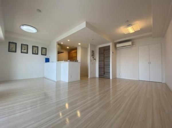 �y�����E���r���O�z�@