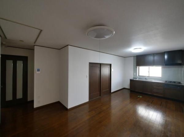 �y�����E���r���O�z�@