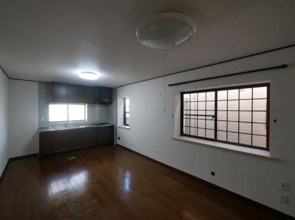 �y�����E���r���O�z�@