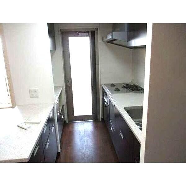 �y�L�b�`���z�@