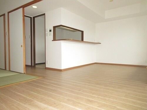 �y�����E���r���O�z�@