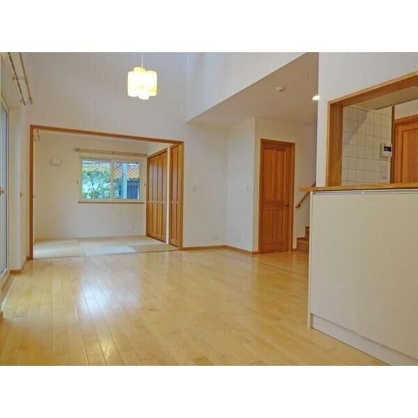 �y�����E���r���O�z�@