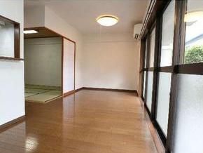 �y�����E���r���O�z�@