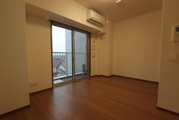 �y�����E���r���O�z�@