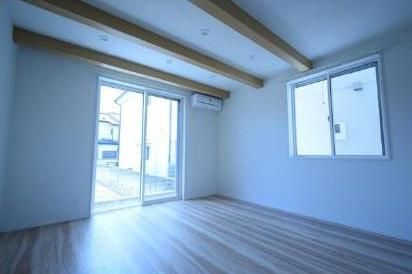 �y�����E���r���O�z�@