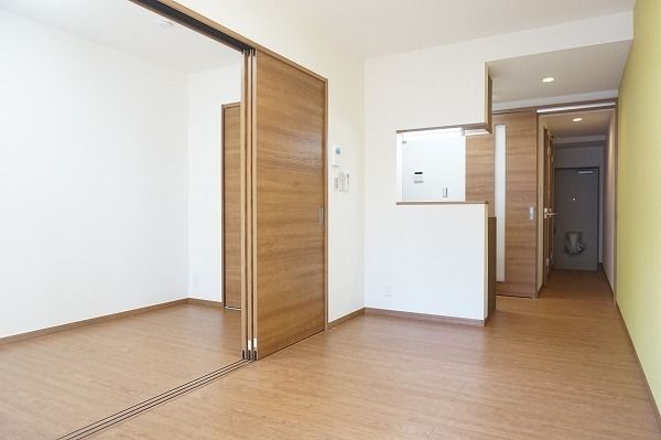 �y�����E���r���O�z�@