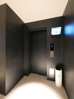 �y�����E���r���O�z�@