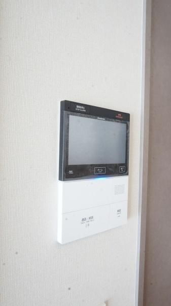 �y�Z�L�����e�B�z�@