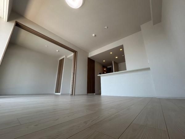 �y�����E���r���O�z�@