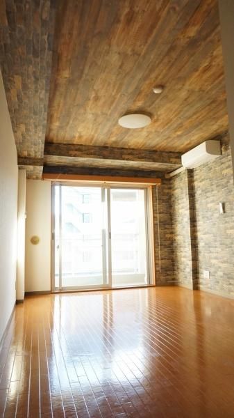 �y�����E���r���O�z�@