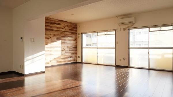 �y�����E���r���O�z�@