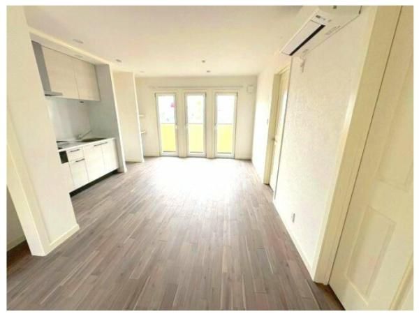 �y�����E���r���O�z�@