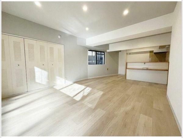 �y�����E���r���O�z�@