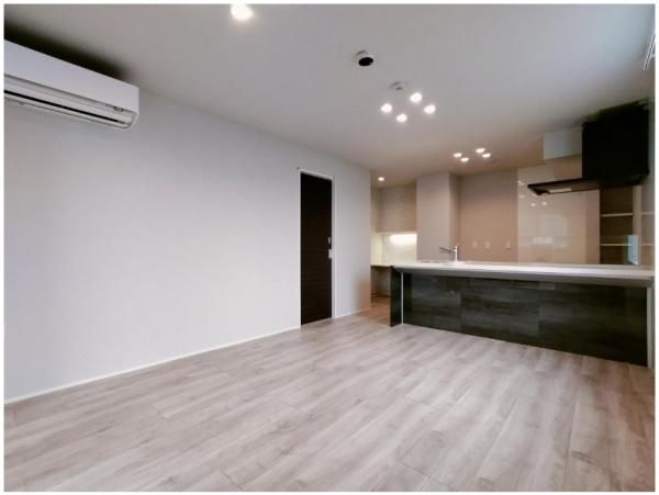 �y�����E���r���O�z�@