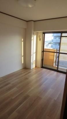 �y�����E���r���O�z�@