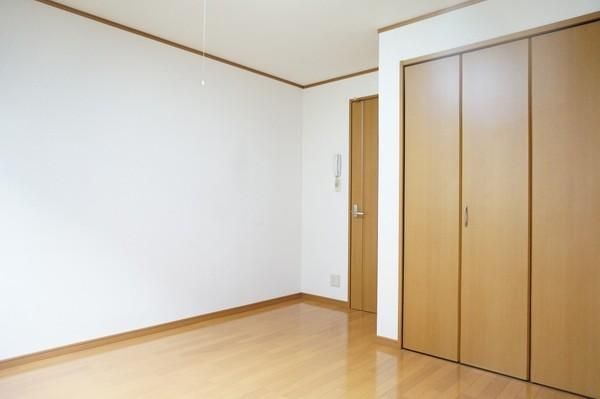 �y�����E���r���O�z�@