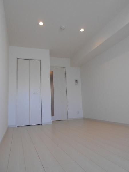 �y�����E���r���O�z�@