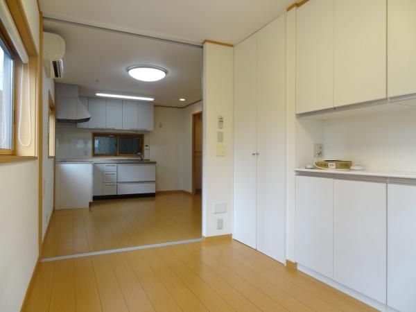 �y�����E���r���O�z�@