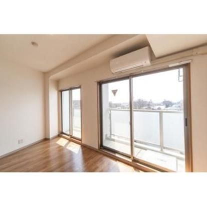 �y�����E���r���O�z�@