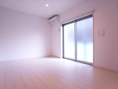 �y�����E���r���O�z�@