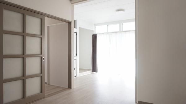 �y�����E���r���O�z�@