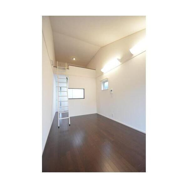 �y�����E���r���O�z�@