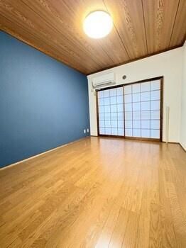 �y�����E���r���O�z�@