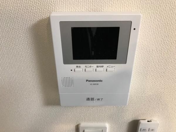 �y�Z�L�����e�B�z�@