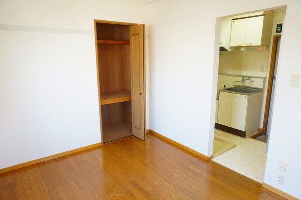 �y�����E���r���O�z�@