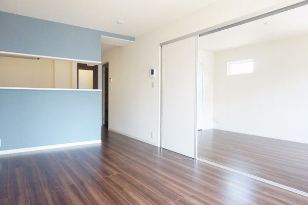 �y�����E���r���O�z�@