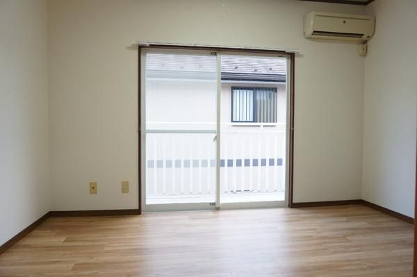 �y�����E���r���O�z�@